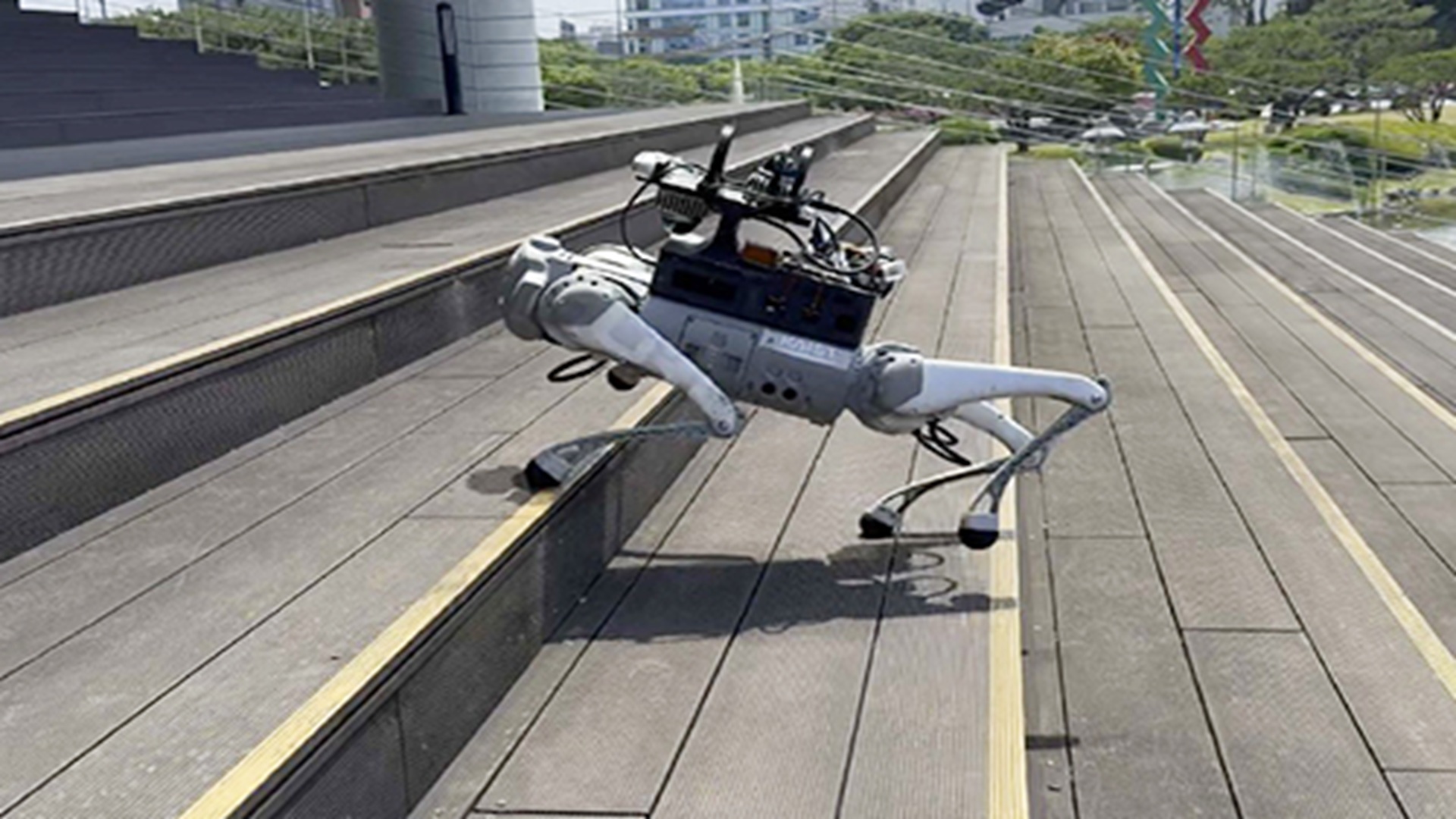 Robot Dog Adapts to Terrain Without Human Control, Leaps and Climbs Stairs